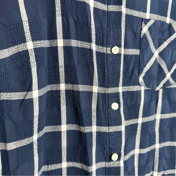 Tommy Hilfiger Women's 100% Cotton Casual Woven Navy Button-Down Shirt - Picture 5 of 5